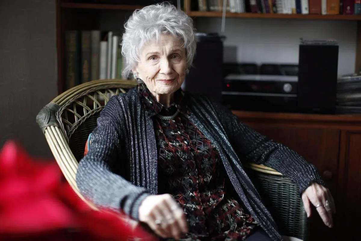 Ep 1491 The Sunday Read: ‘What Alice Munro Knew’ | The Daily